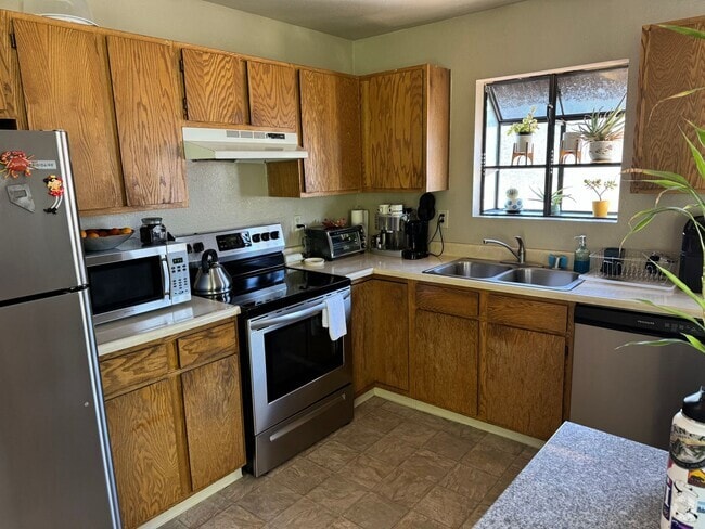 Building Photo - Caliente 4-plex Unit 1044 A Rental