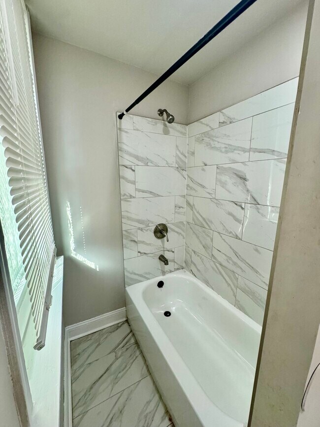 Photo - 4818 N 13th St Unidad 1