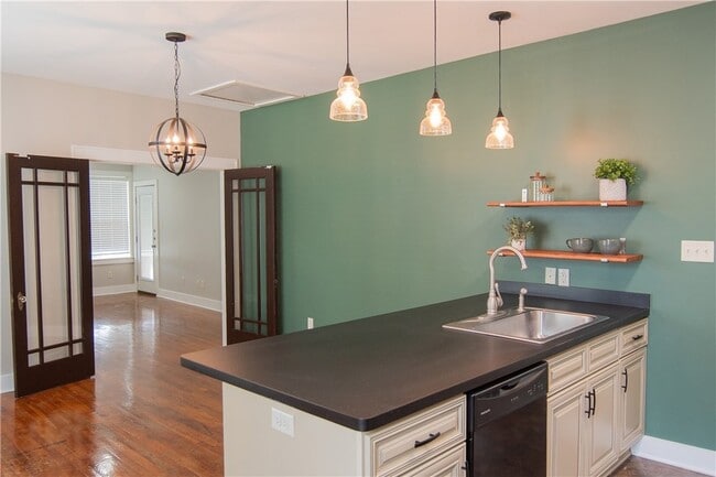 Photo - 509 E 24th St Unit B