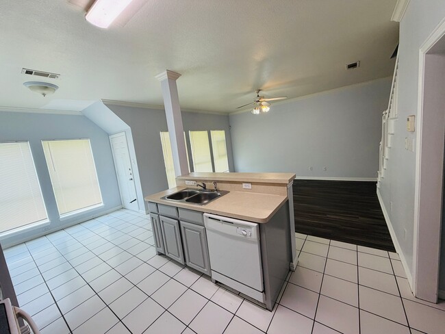 Photo - 5728 Blackmon Ct