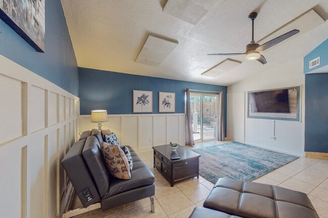 Photo - 3010 May Cir SE