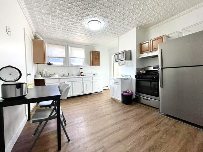 Photo - 10 Ashland St Apartment Unit 1