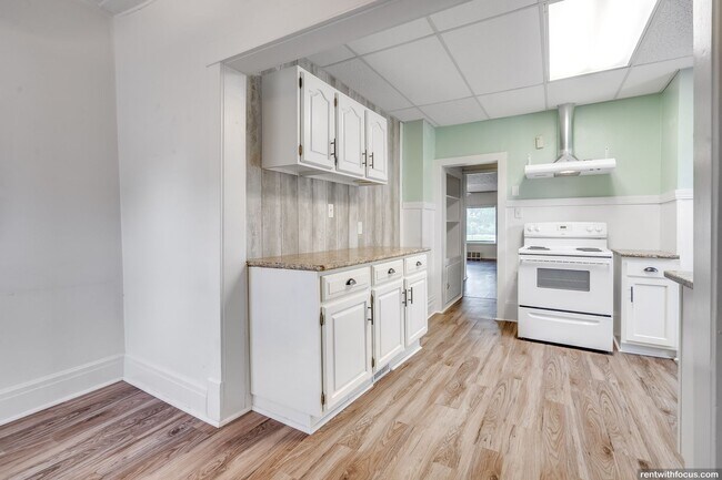 299 E 2nd St Unit 299