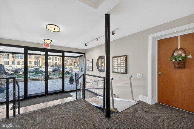 Photo - 4840 MacArthur Blvd NW Unit 408