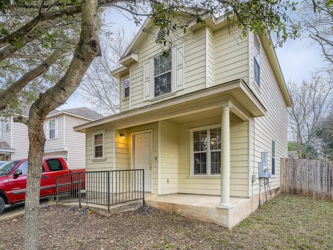 Photo - 2002 Nogales Trail