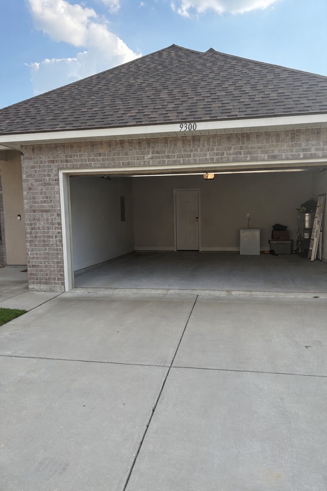 Photo - 9300 Asoka Ave