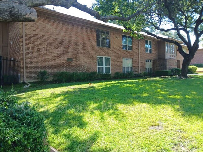 Photo - 10536 Stone Canyon Rd Unidad #216