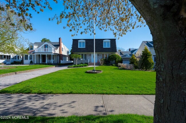 Photo - 205 Beacon Blvd