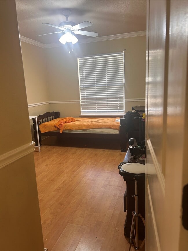 Photo - 7811 Fall Glen Dr