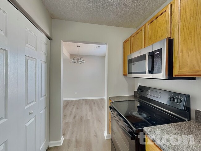 Photo - 540 Halleck Ln