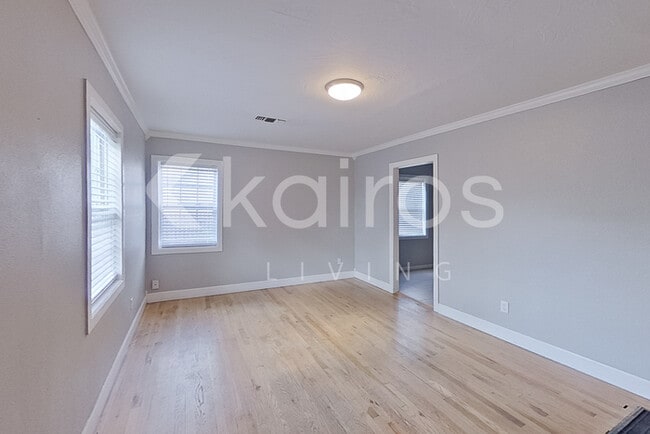 Photo - 3415 S Hughes St