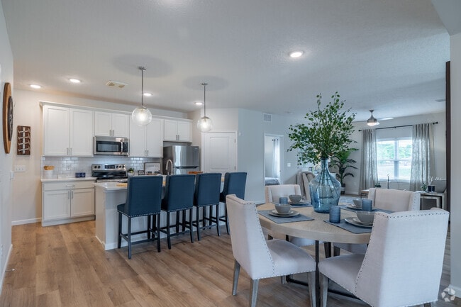 2BD, 2BA - 1,322SF - Windsor