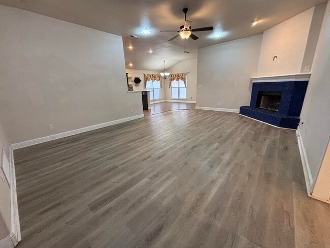 Photo - 11107 Elmwood Avenue