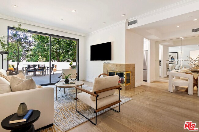 Photo - 2102 Century Park Ln Unidad 101 Rental