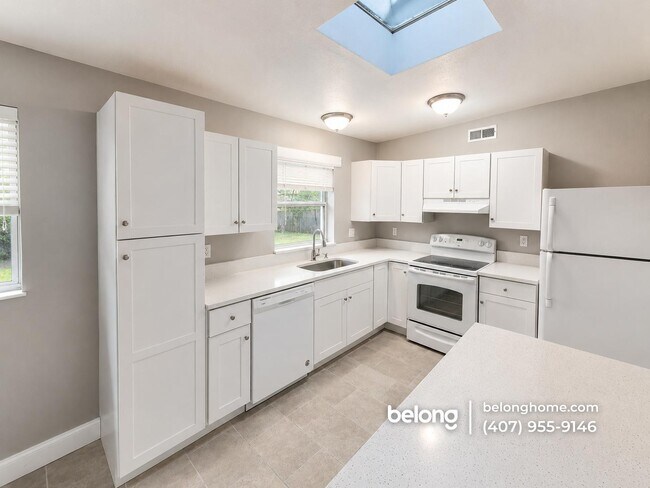 Photo - 1518 Oranole Rd