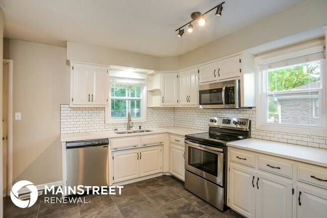 Photo - 215 Maple St