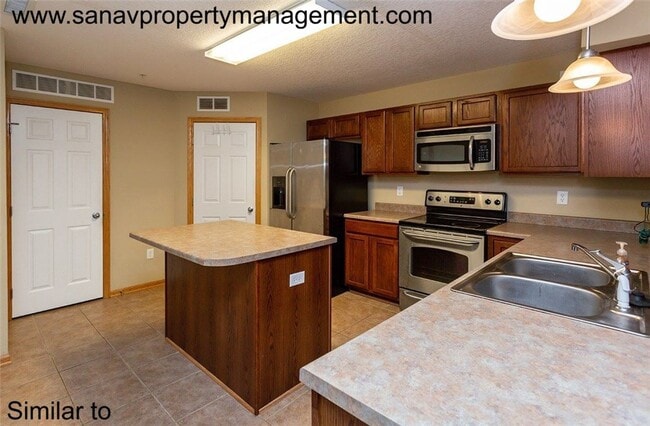 Photo - Spacious 2-Bedroom Townhome in Prime West Des Moines Location!