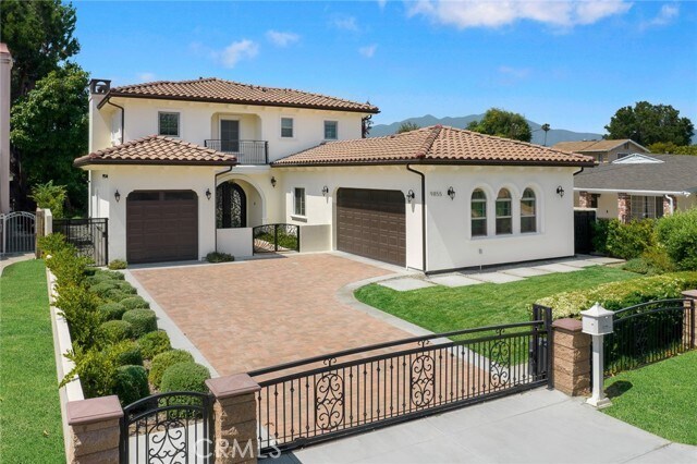 Photo - 9855 Wendon St