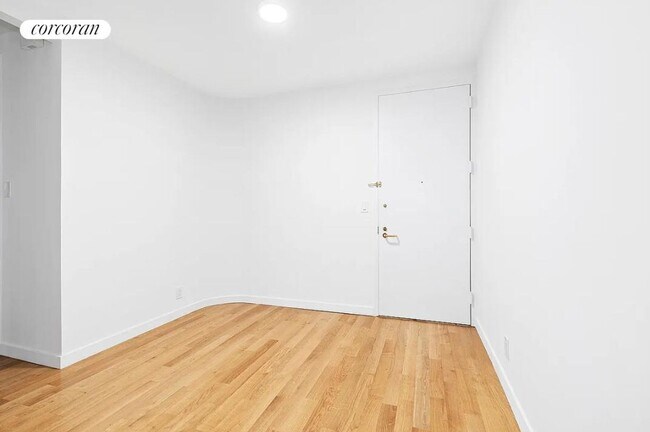 Building Photo - 150 E 57th St Rental