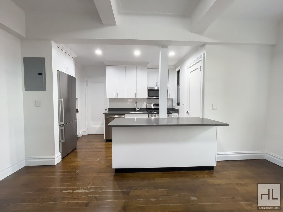 Photo - WEST 68 STREET Unidad PHE