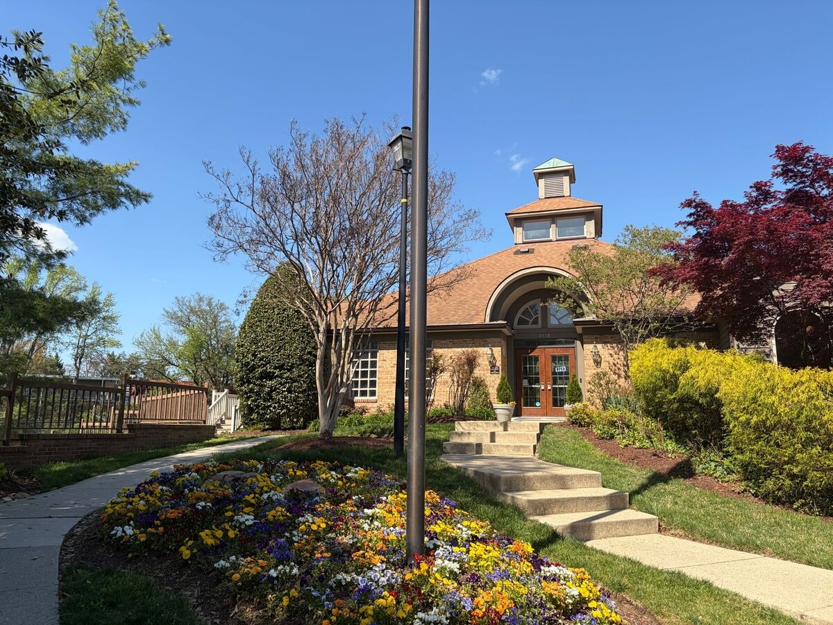 Photo - Coming Soon! Beautiful Townhome in Seven Oaks!