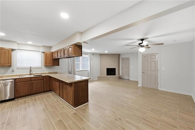Photo - 6182 Milne Blvd