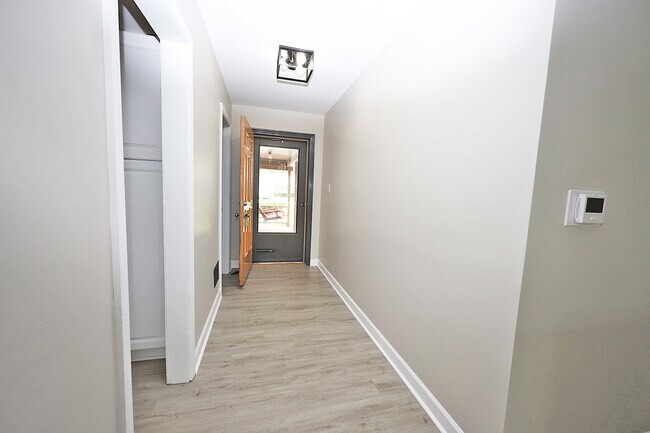 Photo - 661 Sycamore Dr