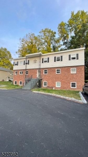 Building Photo - 361 Lake Shore S Unit B