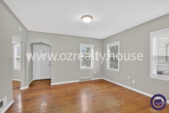 Photo - 110 Pasadena Blvd