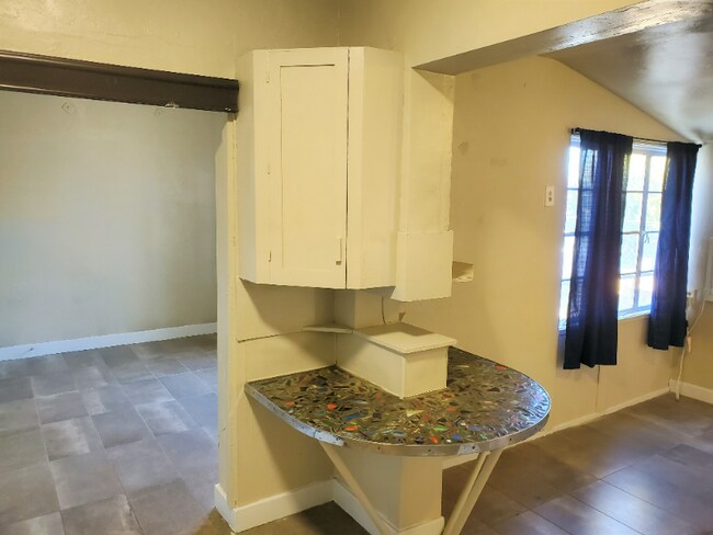 Photo - 309 W Jacinto St Unidad 2