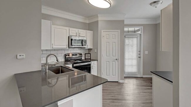 Photo - Hamptons at Woodland Pointe