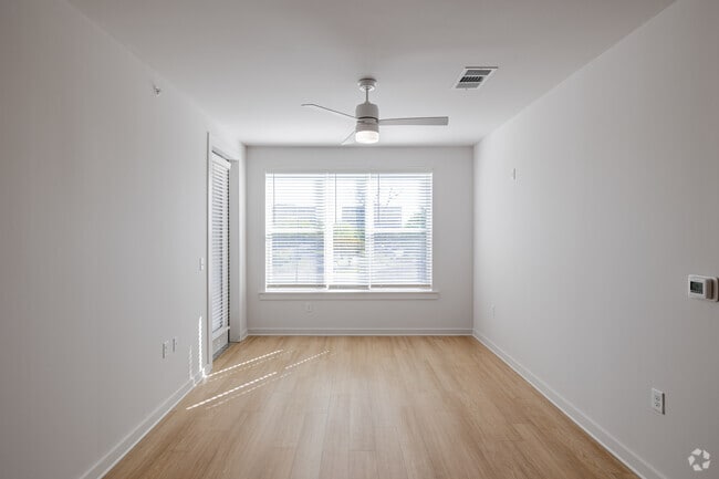 2BR, 2BA - 1,058SF - Living Room - Fitzroy Riverdale