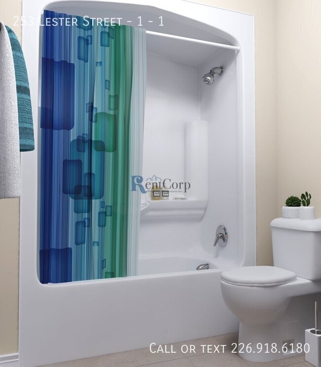 Photo - 253 Lester St