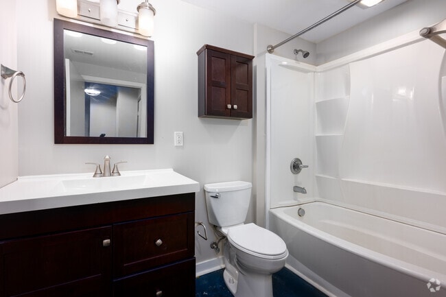 1BR, 1BA - 575SF - Bathroom