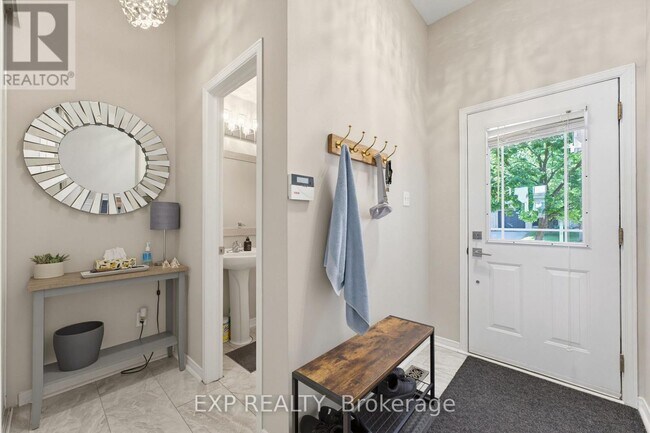 Photo - 2215 Silverado Crescent