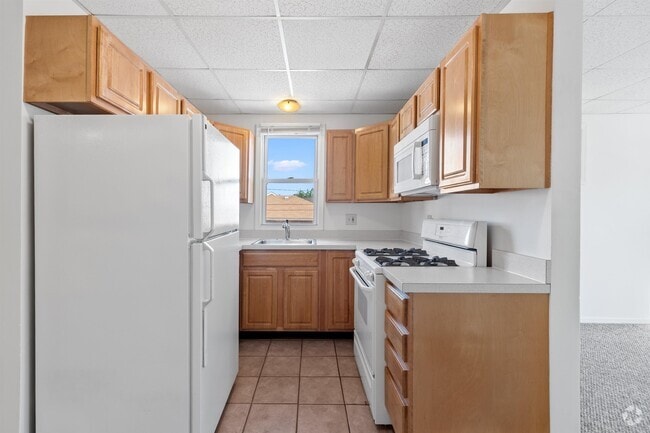 Building Photo - 275 Centre Ave Rental