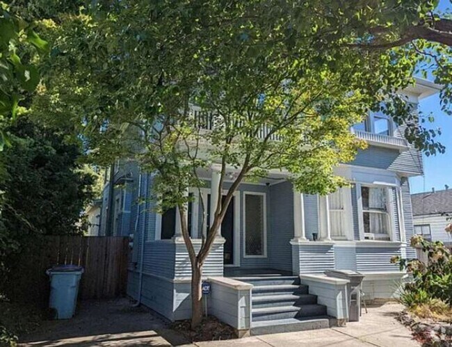 Building Photo - 1538 62nd St Unit 1538 62nd Street Rental