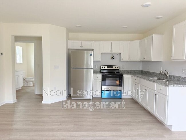 Photo - 402 N Walnut St