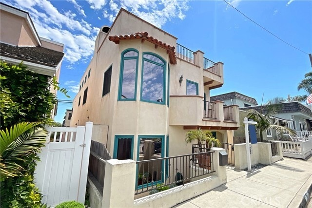 Building Photo - 450 31st St Rental