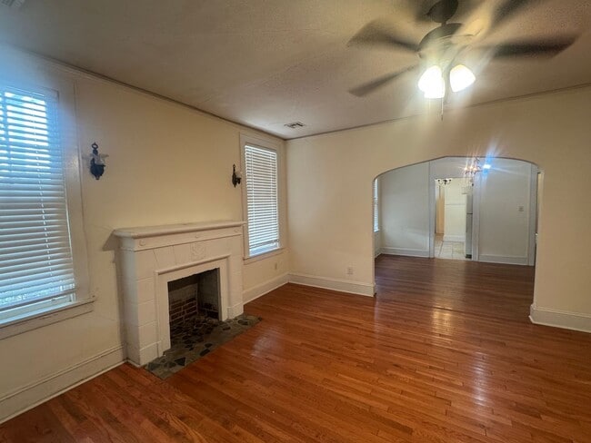Photo - 3377/3379 Lexington Road Unidad 3377 Lexington Duplex-150