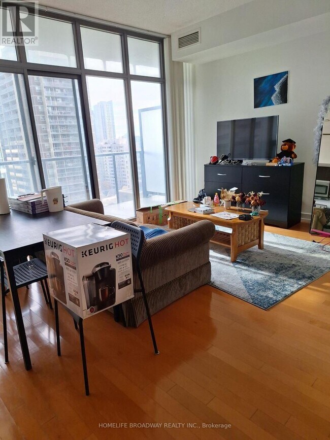 Photo - 33 Charles St E Unit 1402