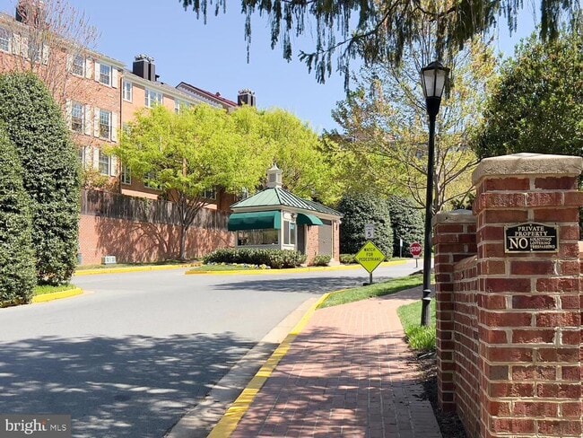 Building Photo - 3101 New Mexico Ave NW Unit 519