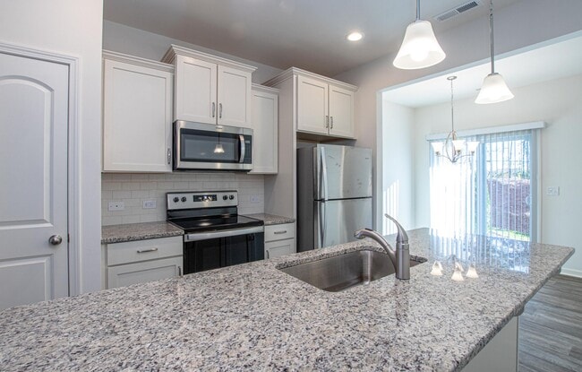 Photo - BEAUTIFUL 2 Bedroom Townhome in MIDLAND - Move In Special