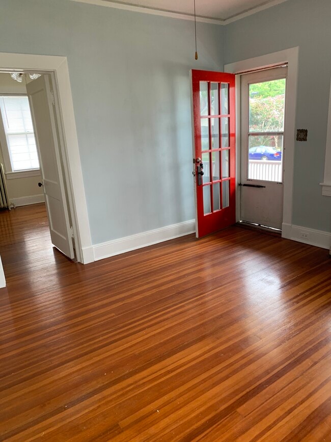 Sala de estar con vista al exterior - 308 Montague St
