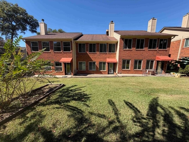 Photo - 3207 Shamrock St E