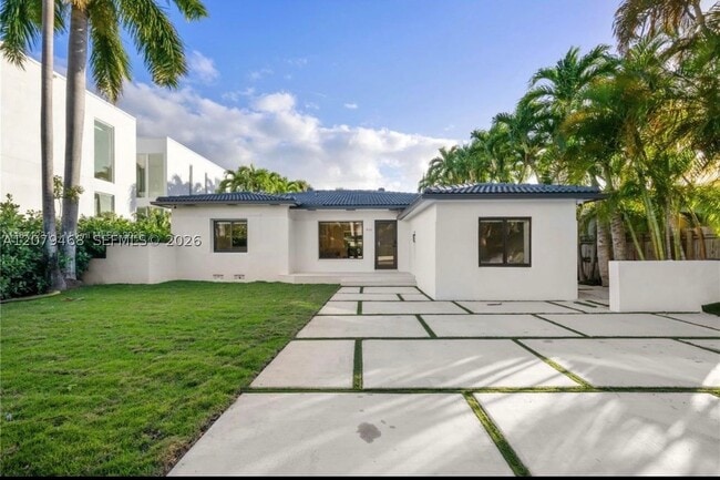 Photo - 900 W 47th St