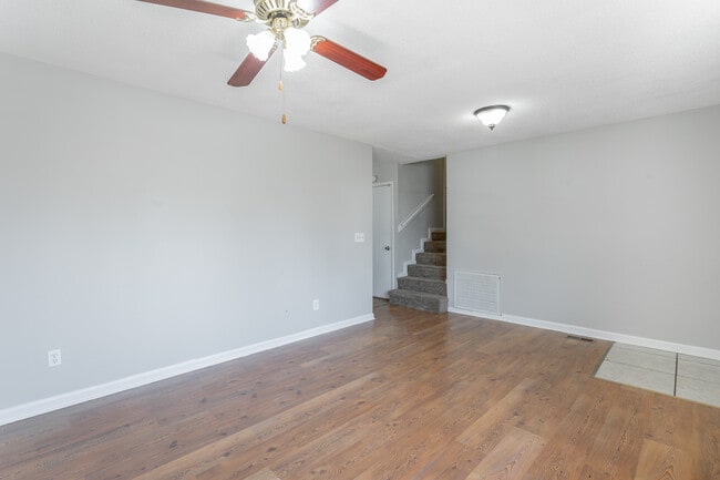 1613 N Chester Rd