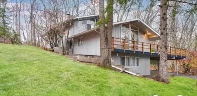 Building Photo - 47 Hill St