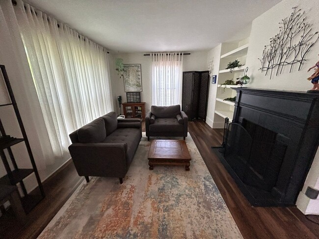 Photo - Gorgeous updated furnished cottage!