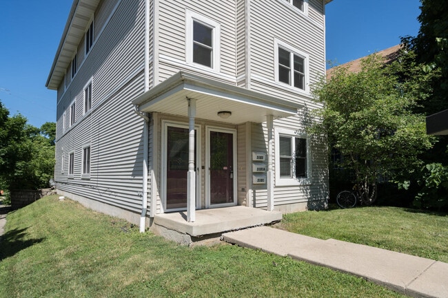 Front Entrance - 3101 N Newhall St Apartments Unit # 1